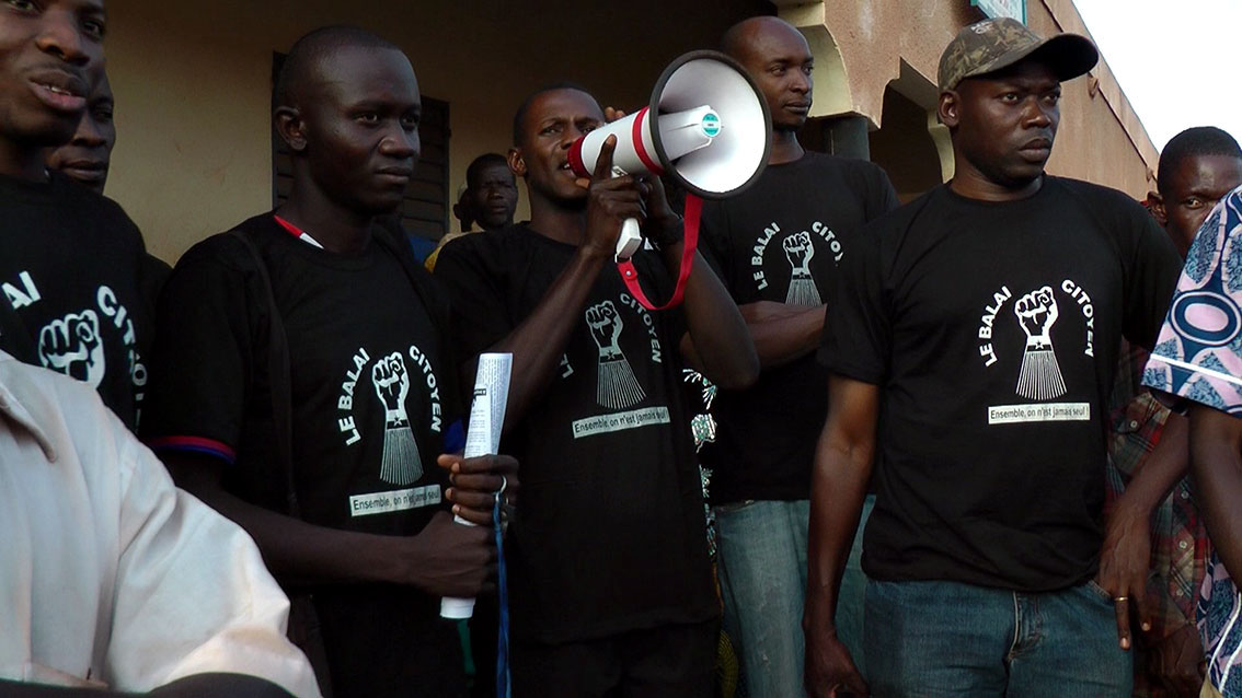 'Djama Mourouti' (La colère du peuple) , Burkina Faso – France, (2016), 49 min.
Directed by Frédérique Lagny.
