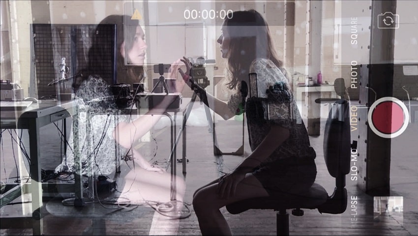 Full screen – The image at the speed of light