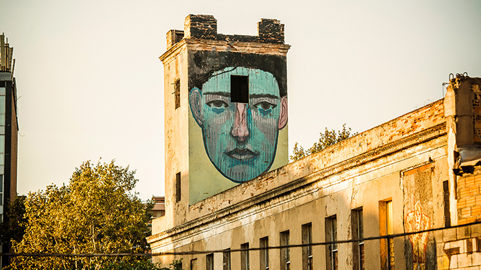 Mobile Artefacts and Itinerant Bodies