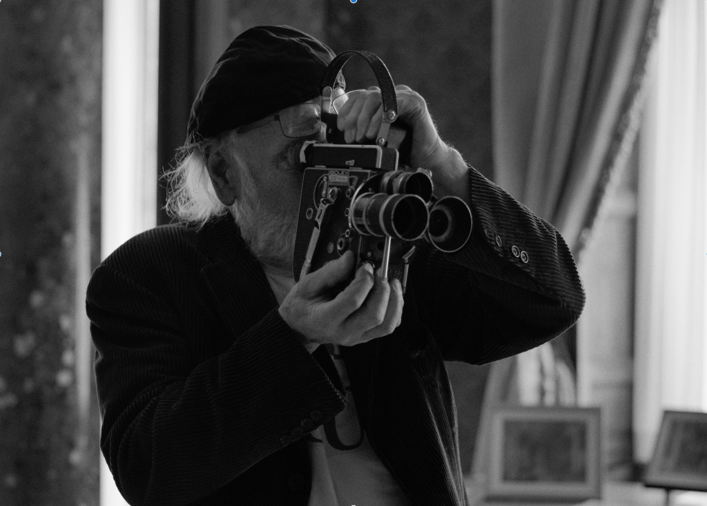 Bárbara Wagner & Benjamin de Burca. ‘One Hundred Steps’